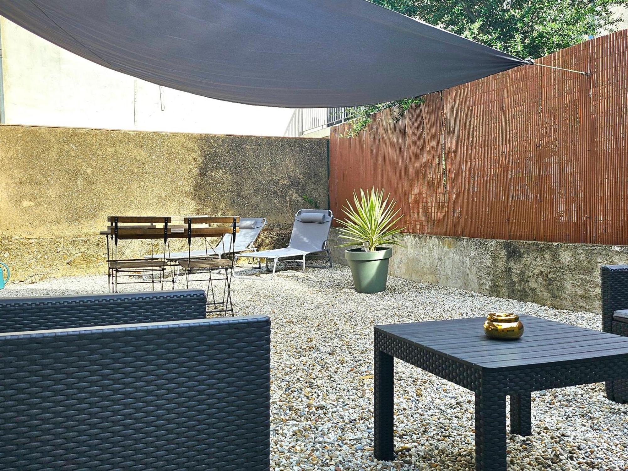 Superbe Appt Avec Cour Et Parking Gratuit A 5Min De La Cite Medievale Carcassonne Exterior foto
